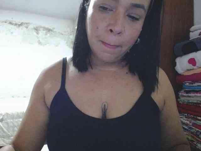 pregnantsaraxxx webcam