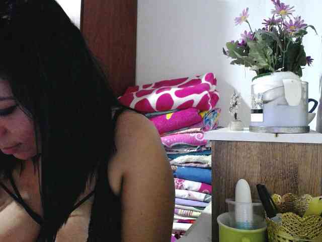 pregnantsaraxxx webcam