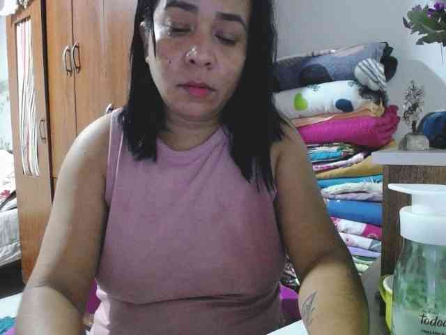 pregnantsaraxxx webcam