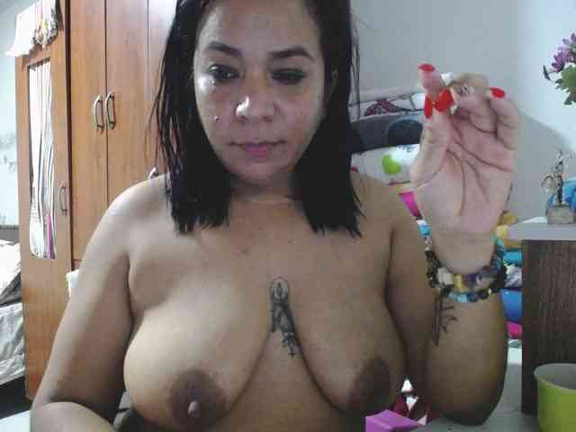 pregnantsaraxxx webcam