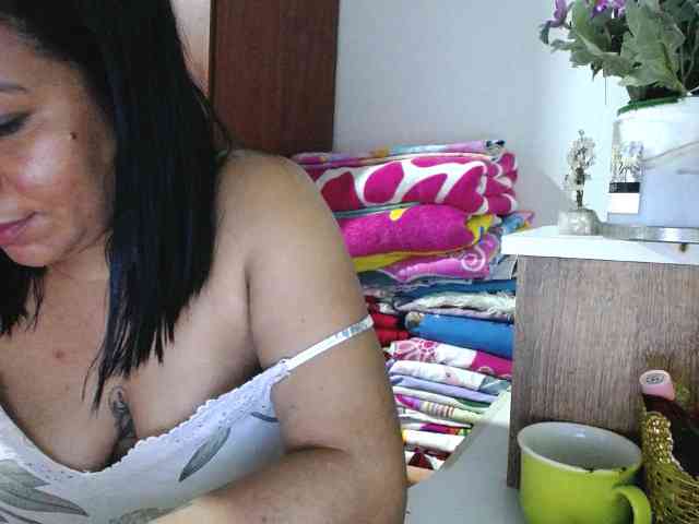 pregnantsaraxxx webcam