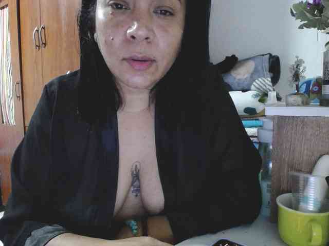 pregnantsaraxxx webcam