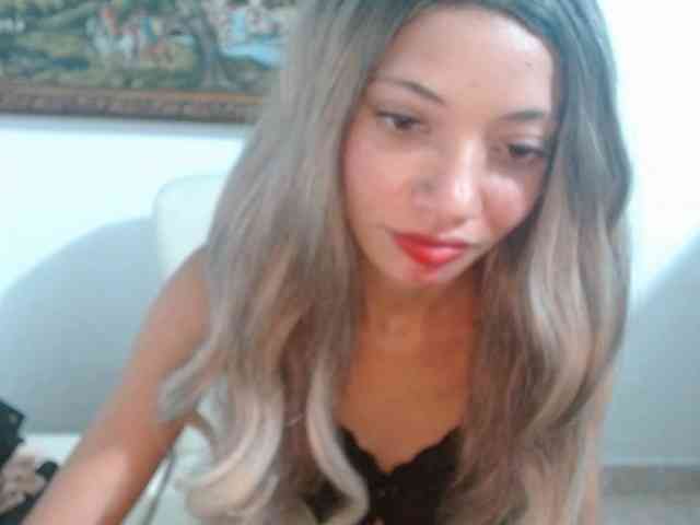 paola1425 webcam