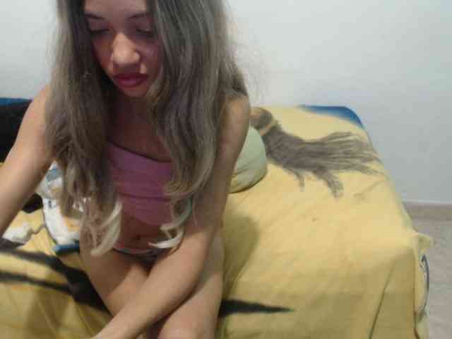 paola1425 webcam