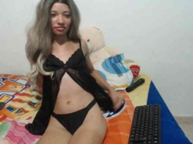 paola1425 webcam