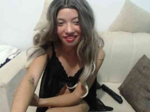 paola1425 webcam