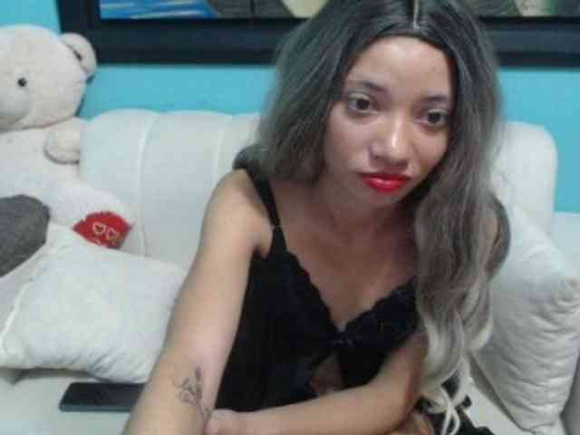 paola1425 webcam