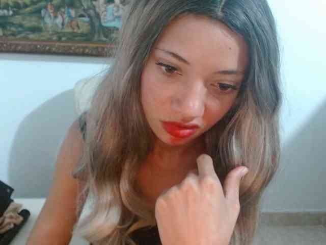 paola1425 webcam