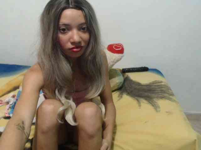 paola1425 webcam