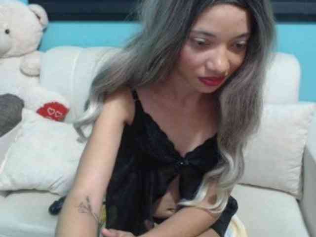 paola1425 webcam