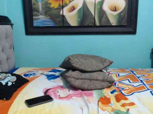 paola1425 webcam