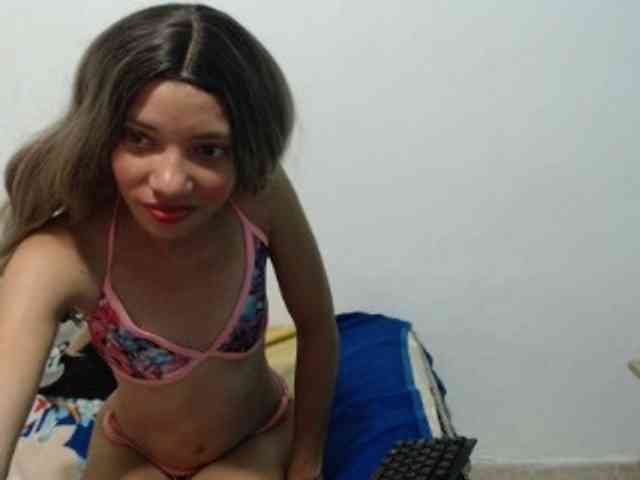 paola1425 webcam