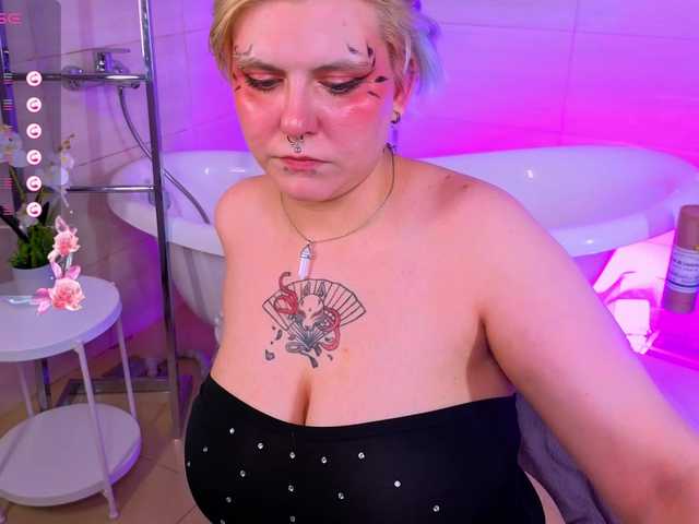 bluelunaray on BongaCams 