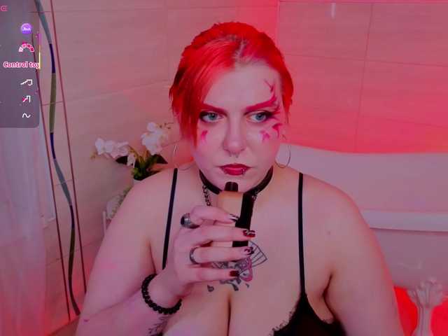 bluelunaray's BongaCams show and profile