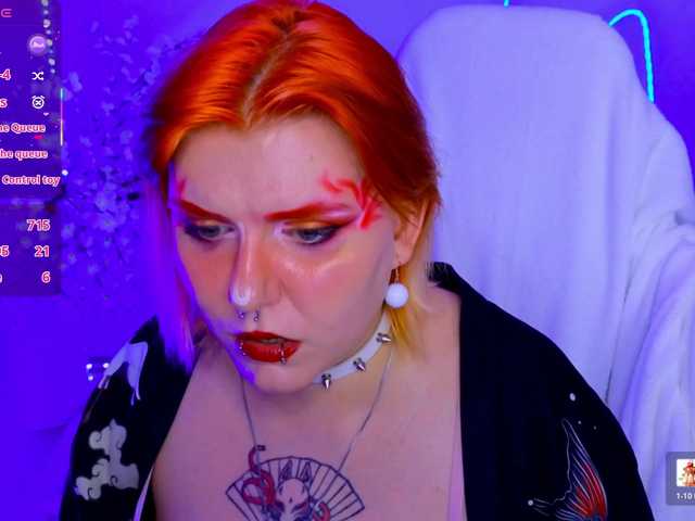 bluelunaray's BongaCams show and profile