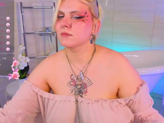 mature bluelunaray