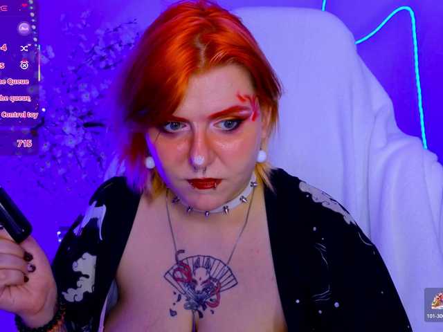 bluelunaray's BongaCams show and profile