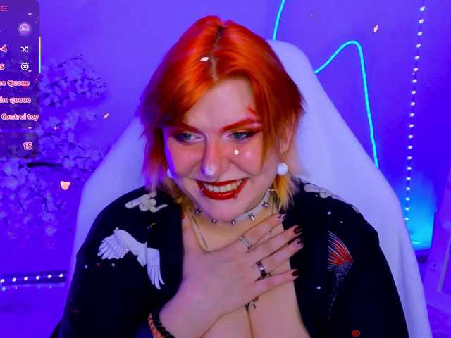 bluelunaray's BongaCams show and profile