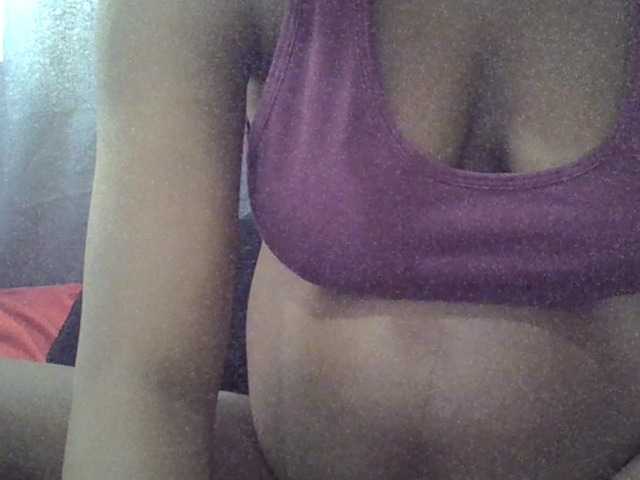 24Anna's BongaCams show and profile