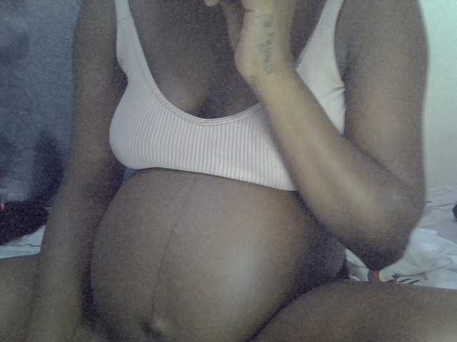 le modèle 24Anna est en webcam porno dans un show sur le site bongacams, il possède les tags suivants: Ebony,Brunette,Hairy