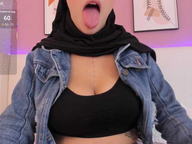 Saandy's BongaCams show and profile