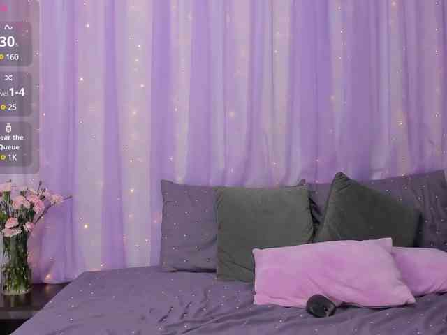RavenaNoir webcam