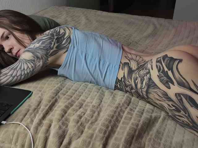 YoRHa2B Live Webcam on {site_name}