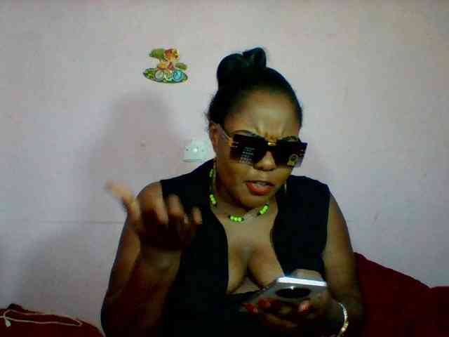 Cynthiarothrock5 webcam