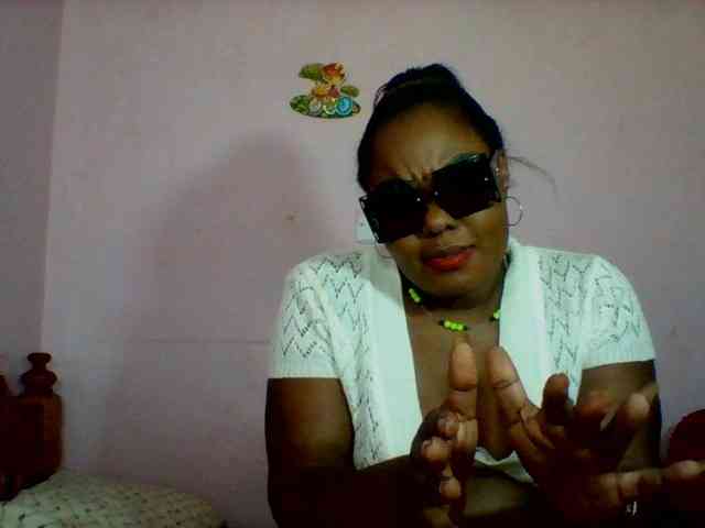 Cynthiarothrock5 webcam