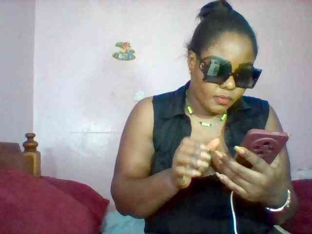 Cynthiarothrock5 webcam