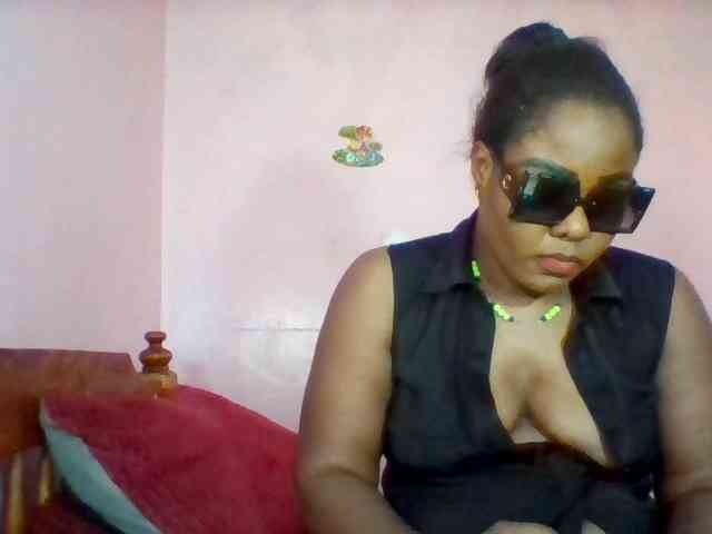 Cynthiarothrock5 webcam