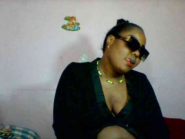 Cynthiarothrock5 webcam