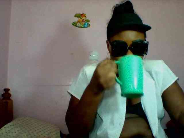 Cynthiarothrock5 webcam
