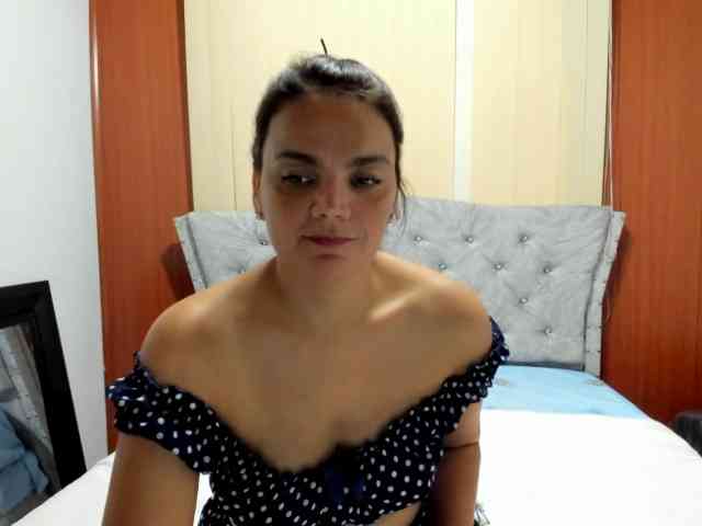 Valymoon-69 webcam
