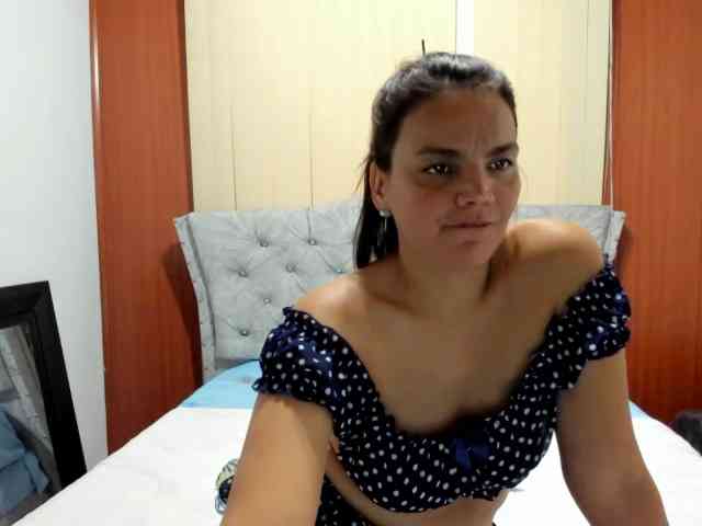Valymoon-69 webcam