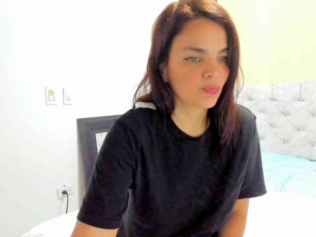 Valymoon-69 webcam