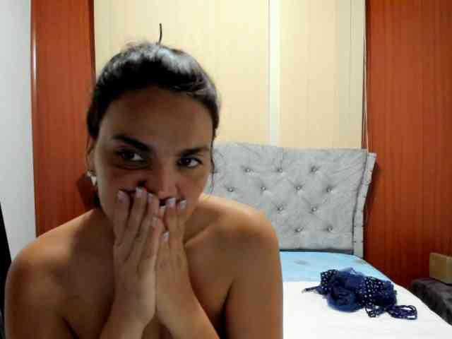 Valymoon-69 webcam