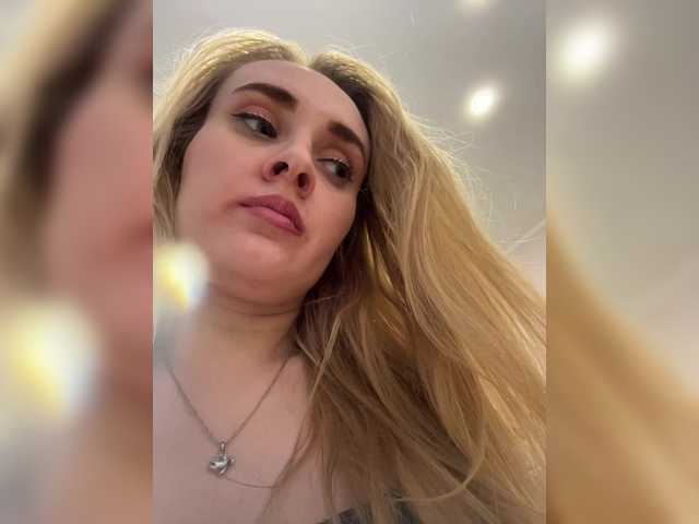 ninimimi5555's BongaCams show and profile