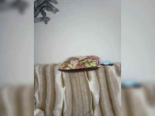 le modèle KiraBerht est en webcam porno dans un show sur le site bongacams, il possède les tags suivants: White/Caucasian,Blonde,Shaved