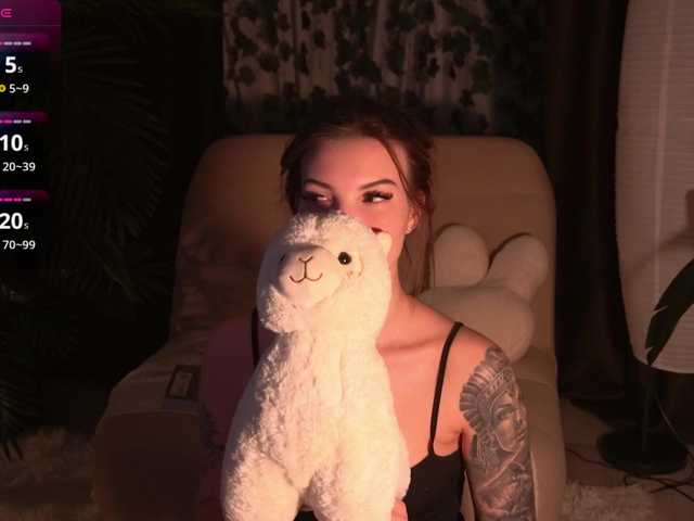 Bannanaa's BongaCams show and profile