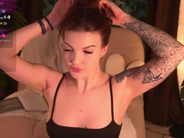 Bannanaa's BongaCams show and profile