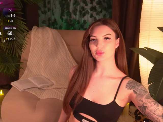 Bannanaa's BongaCams show and profile