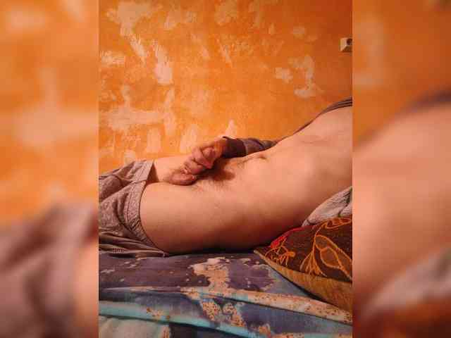 Maksik8955 Live Webcam on BongaCams