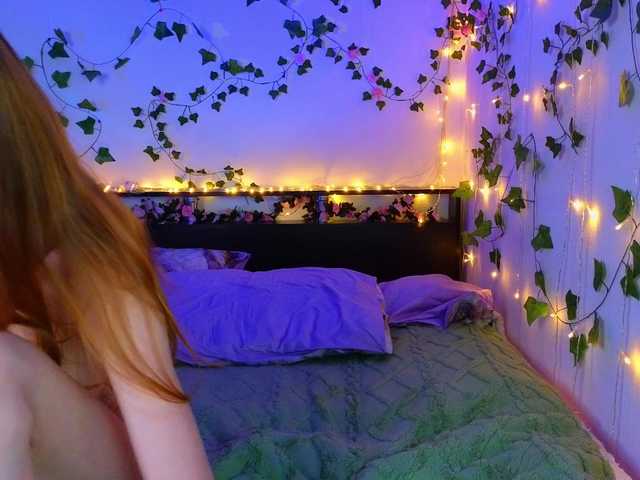 Candy-Floss's BongaCams show and profile