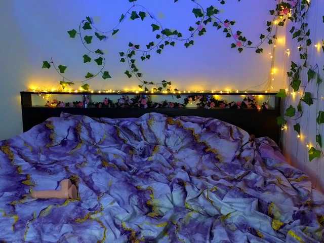 Candy-Floss's BongaCams show and profile