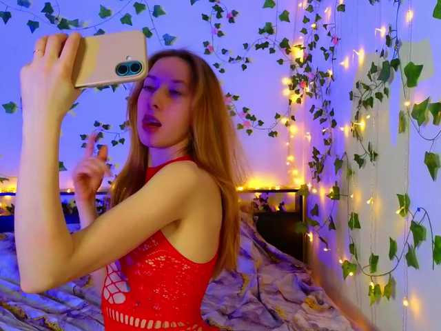 Candy-Floss's BongaCams show and profile