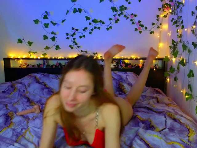 Candy-Floss's BongaCams show and profile