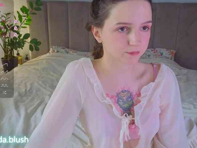 striptease webcam Linpie