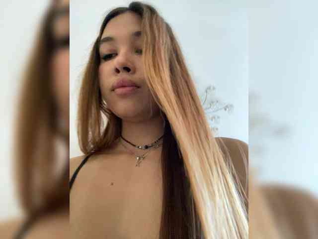 anya-del webcam