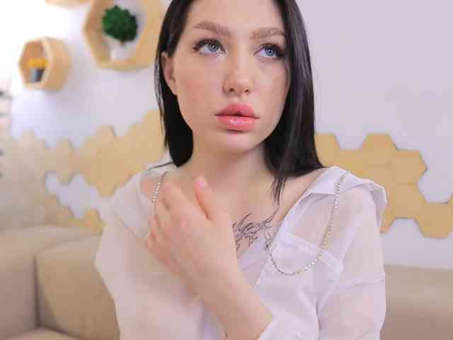 MayaMoon webcam
